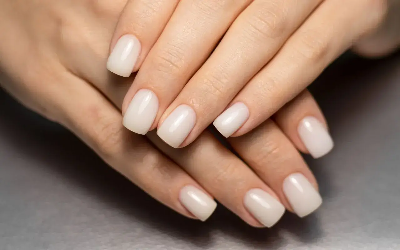 Elegant Designs for Cute Short Nails: A Style Statement